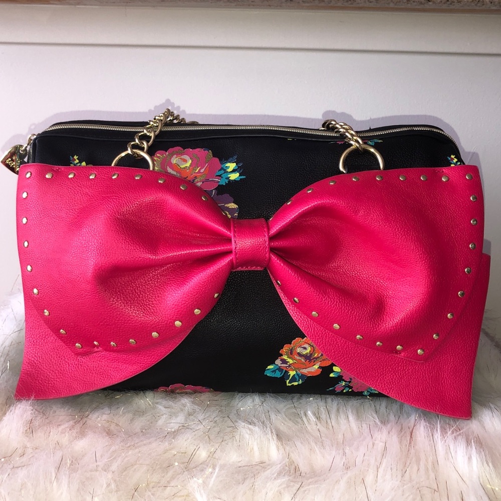 🌹Gorgeous BETSEY JOHNSON bag!🌹
